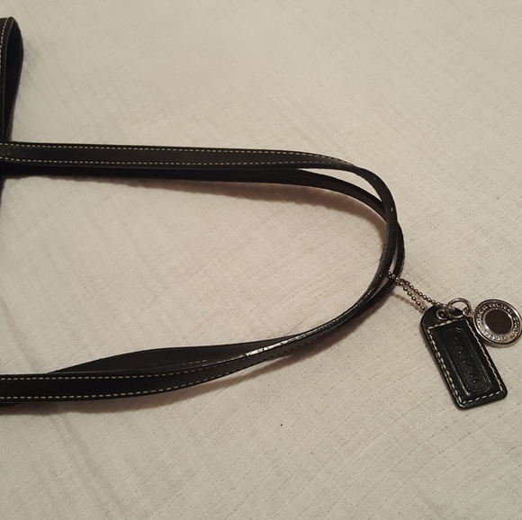 ๐ฟCOACH Signature Silver Stripe Legacy Canvas Tote๐ฟ - Picture 9 of 13